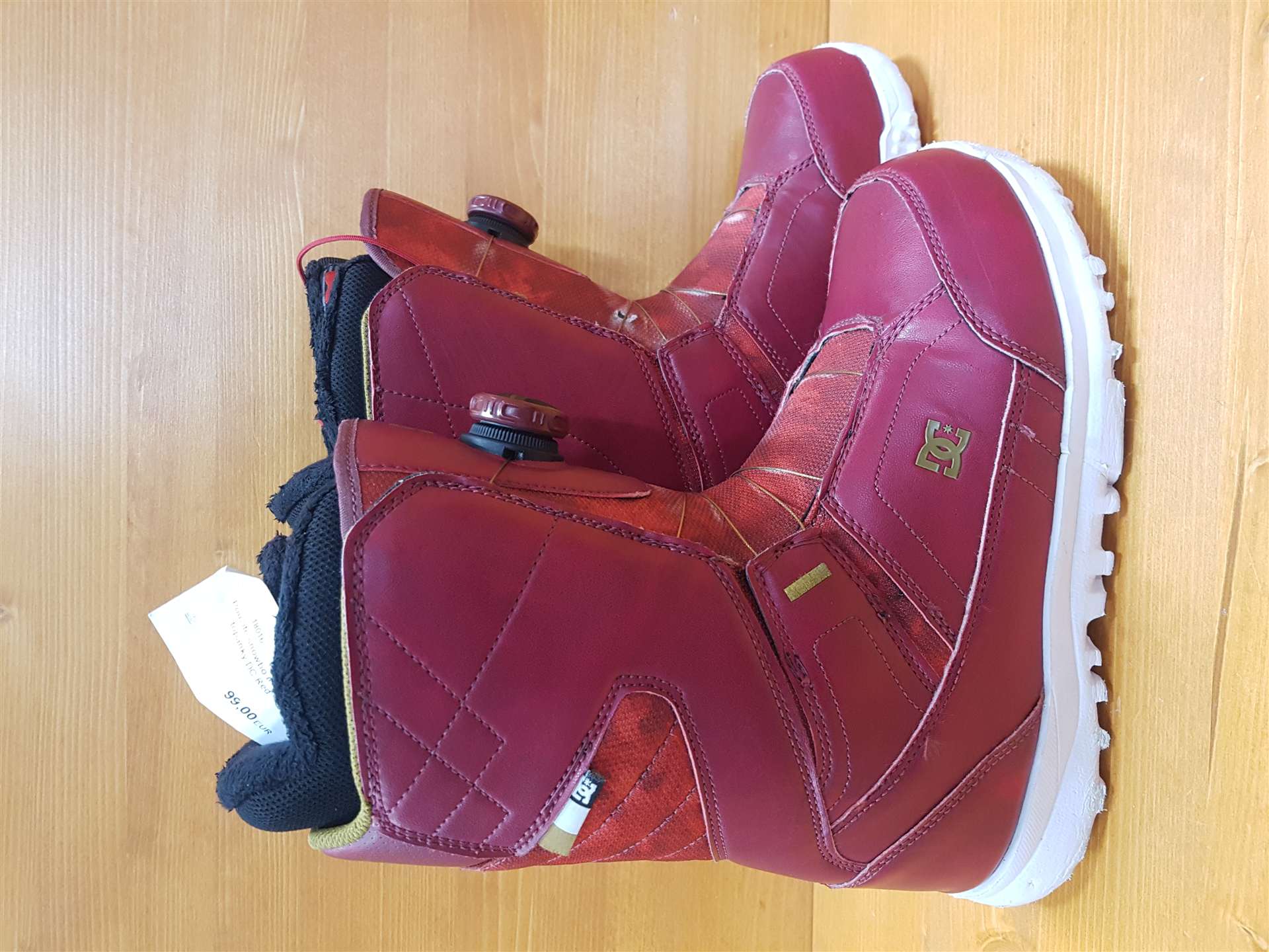 Použité snowboardové topánky DC Red